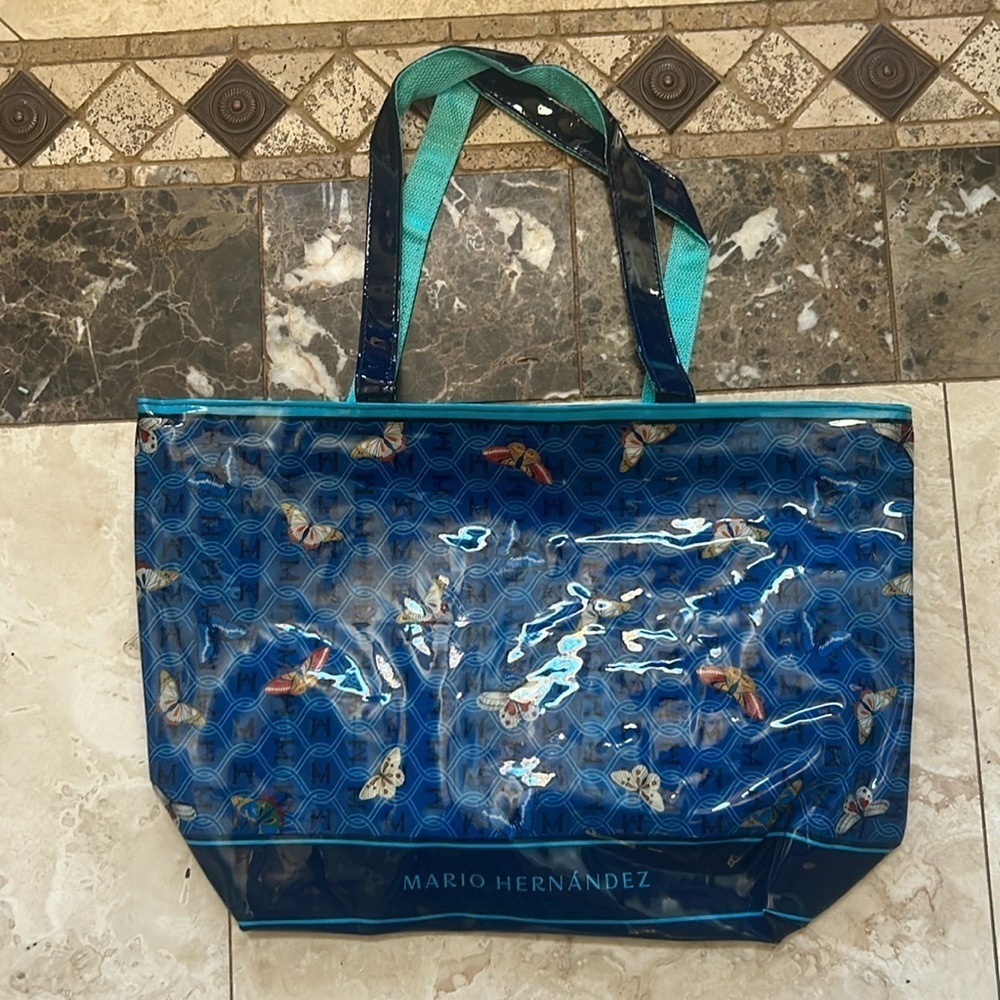 Mario Hernández Tote